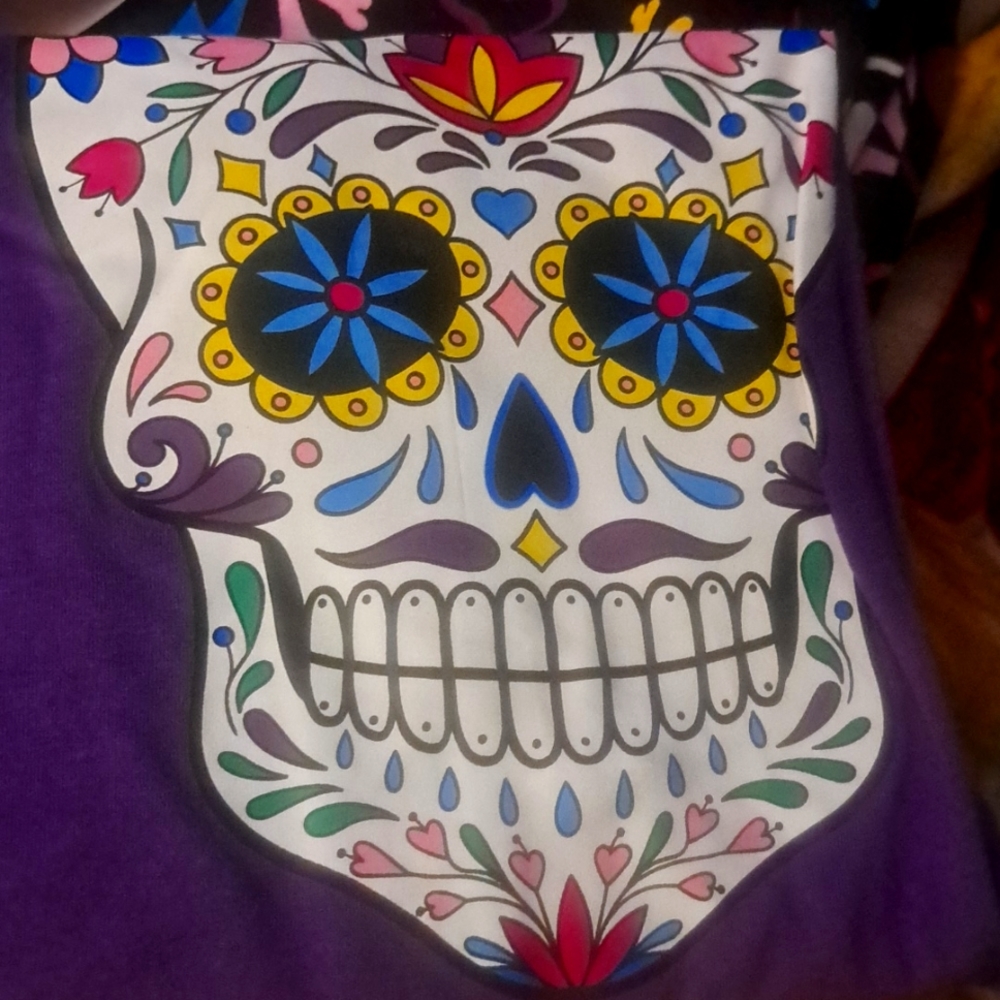 Women's skull t